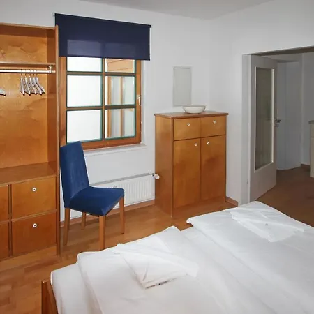 Apartment App. Deck 5, Idyll. Innenhof