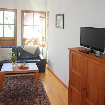 Apartment App. Deck 5, Idyll. Innenhof Rostock