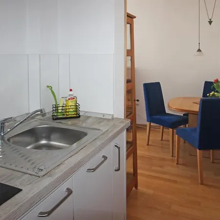 App. Deck 5, Idyll. Innenhof Apartmán *